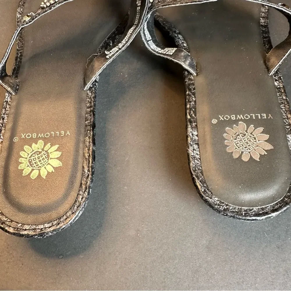 Yellowbox Gray Embellished Vegan Leather Thong‎ Sandals Size 9 - Picture 5 of 7